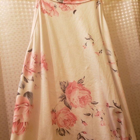 torrid Tops - ⭐3/$25 white and pink floral tank top